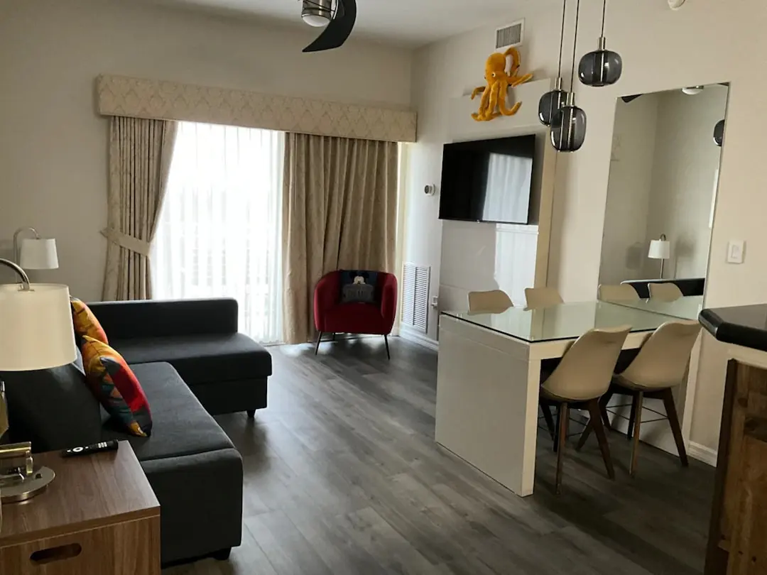 SHAPOORJI PALLONJI ONE HILLS, Kandivali East, Mumbai — Photo 1